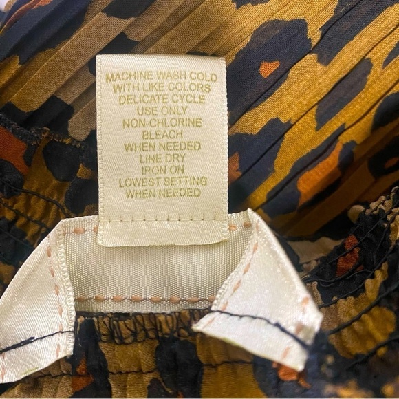 New York City Design Co Petites Leopard Ruffled Translucent Top Size PXL EUC - Picture 7 of 8